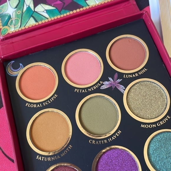 Brand New Kat Von D Set of 2 Vegan Eyeshadow Palettes, Setting Powder & Red Lip - Picture 8 of 15